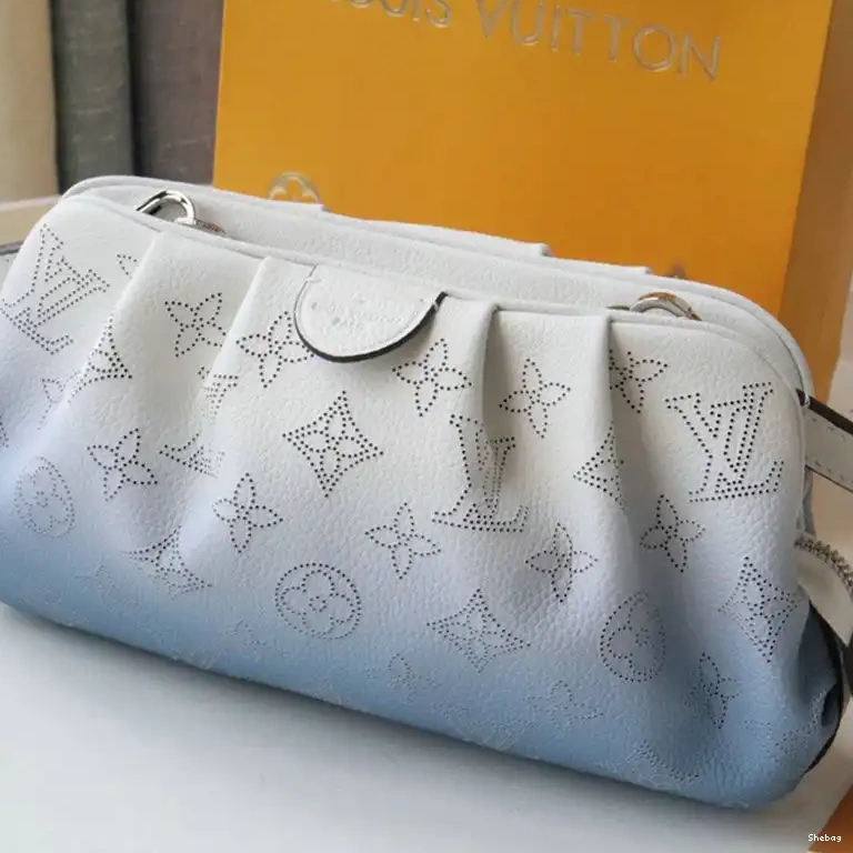 2106DJ0051 Bags LV 0524